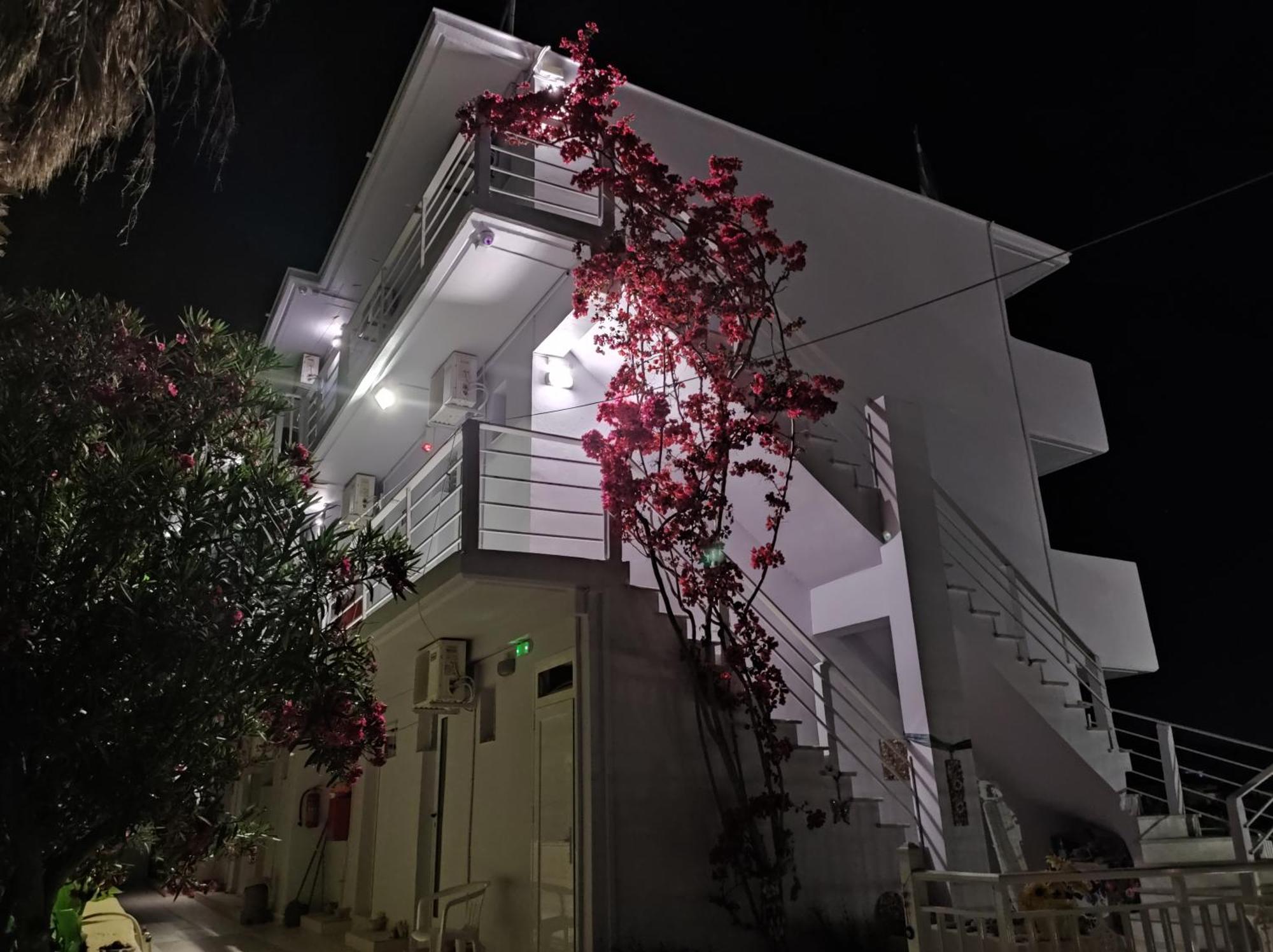 Yanna Studios & Apartments Циливи Екстериор снимка